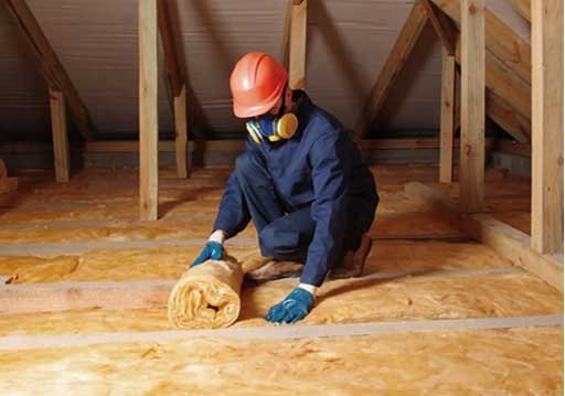 Buhardilla acondicionada con material aislante sostenible